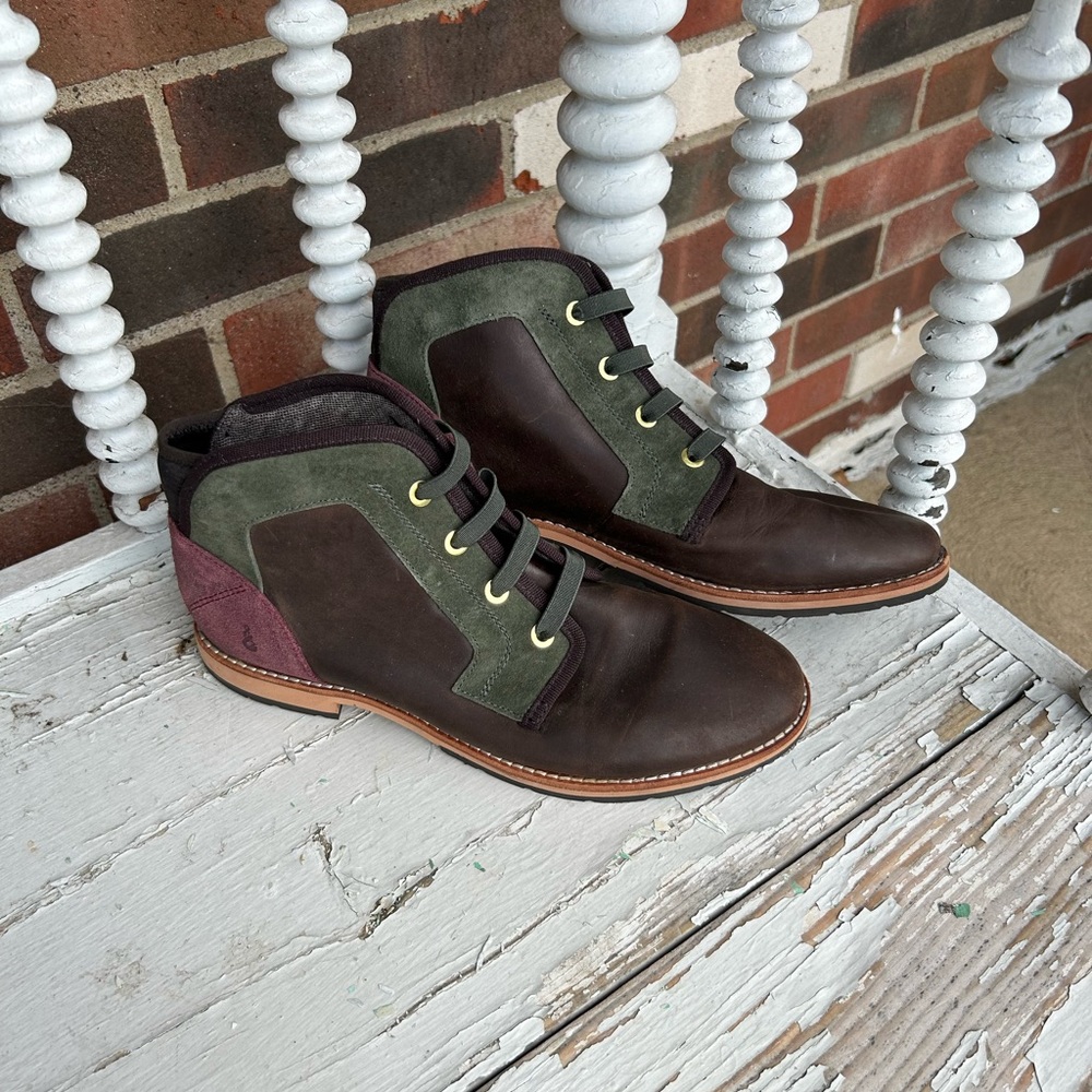 Ahnu womens boots. Size 8.5